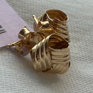 ✨Celtic Knots Earrings Brand new never worn Hudson’s Bay Fine Gold Jewlery ✨